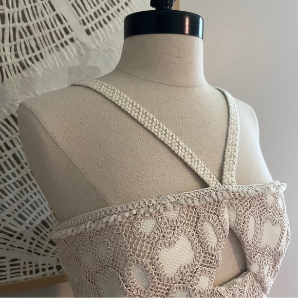 Stunning Crochet Lace Midi Dress - Picture 5 of 11